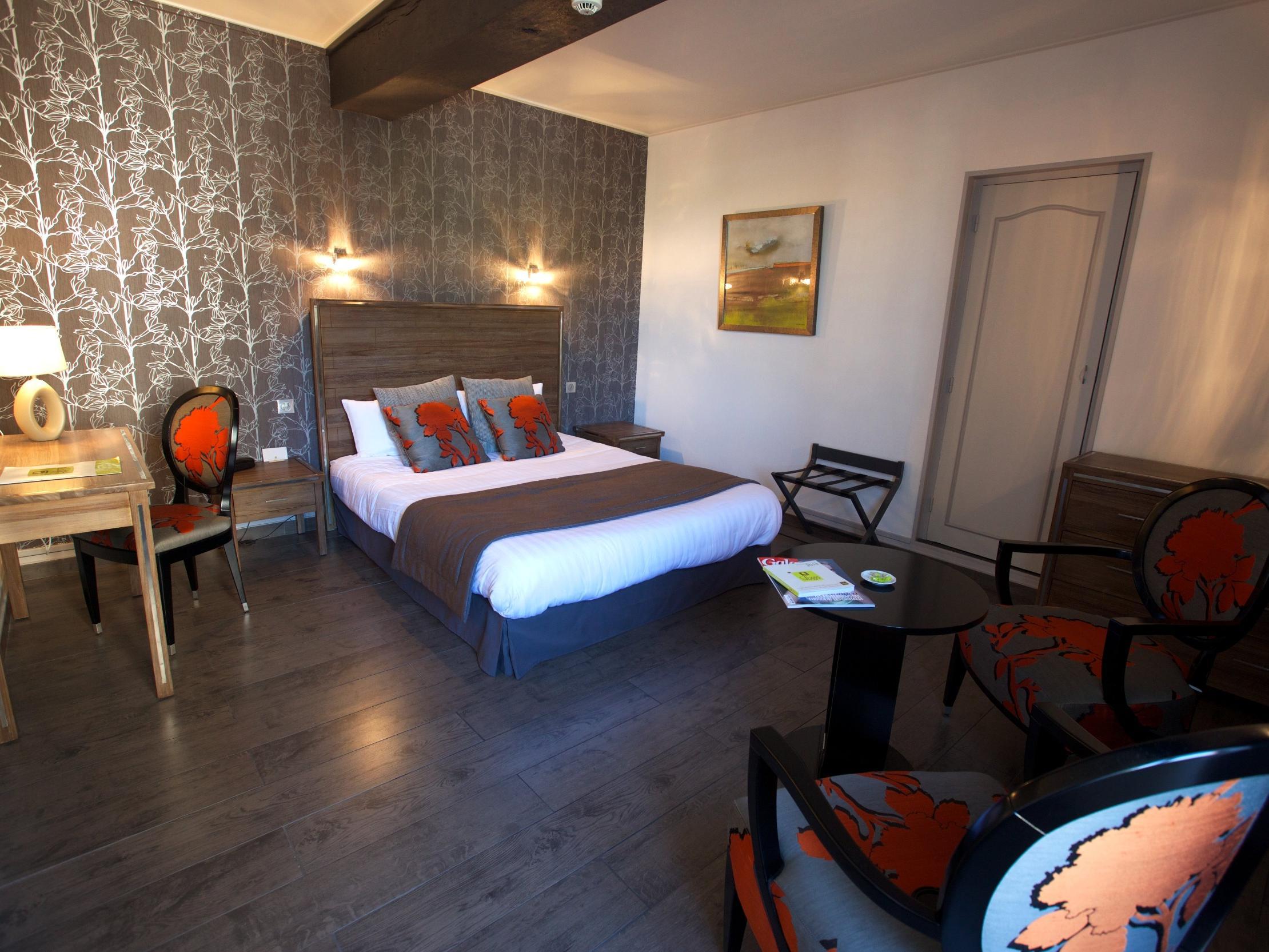 Logis Hotel Restaurant Nougier Saint-Etienne-de-Fursac ภายนอก รูปภาพ