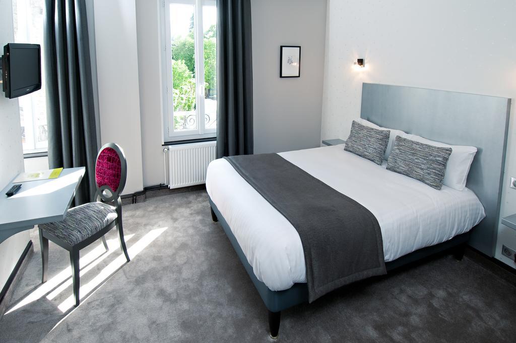 Logis Hotel Restaurant Nougier Saint-Etienne-de-Fursac ห้อง รูปภาพ